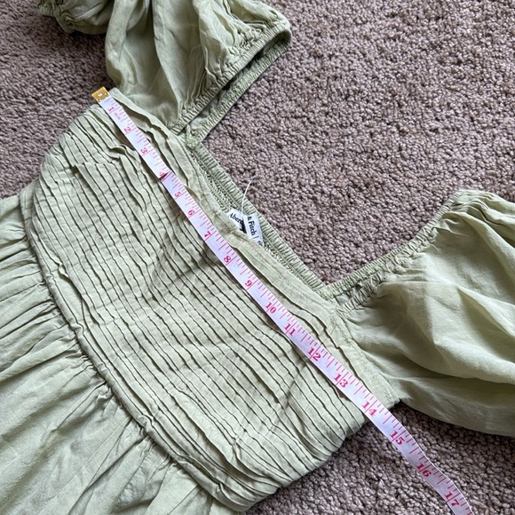 Abercrombie and Fitch Emerson Puff Sleeve Poplin Mini Dress in Light Sage Green - Picture 9 of 10